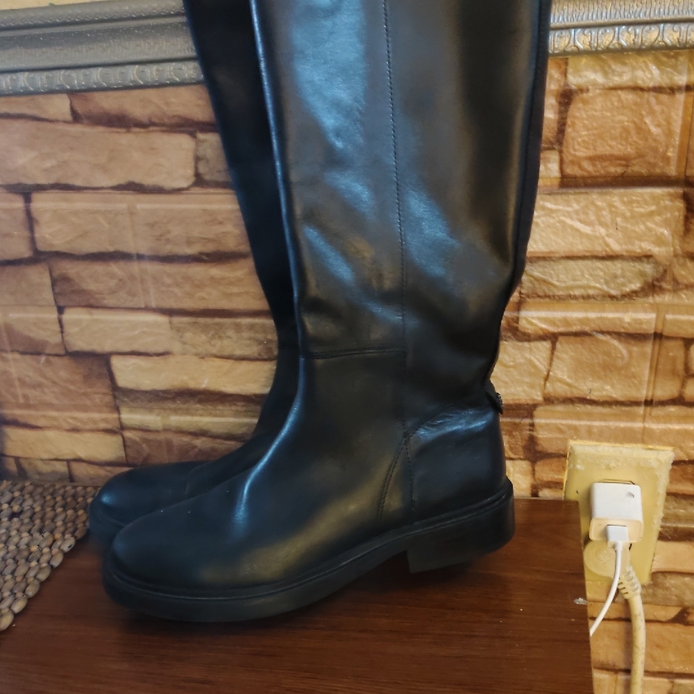 Sam Edelman Black Leather Boots with Stitched Sole Detail